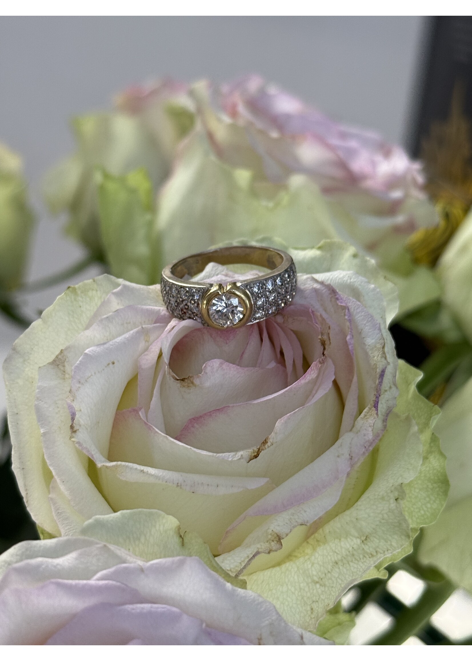 Vintage & Occasion Geelgouden ring met briljant geslepen diamant  ongeveer 1.20 ct - maat 18