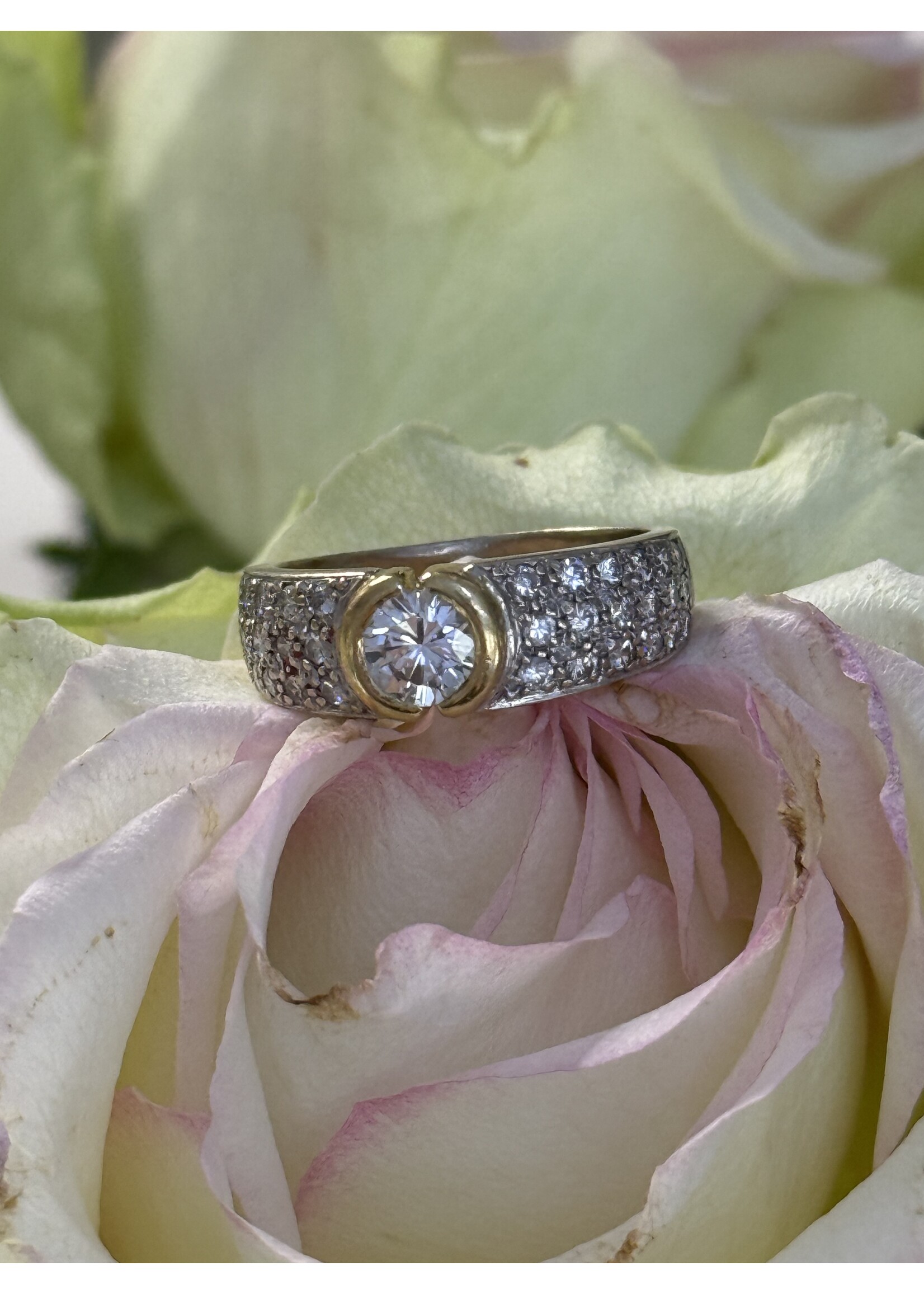 Vintage & Occasion Geelgouden ring met briljant geslepen diamant  ongeveer 1.20 ct - maat 18