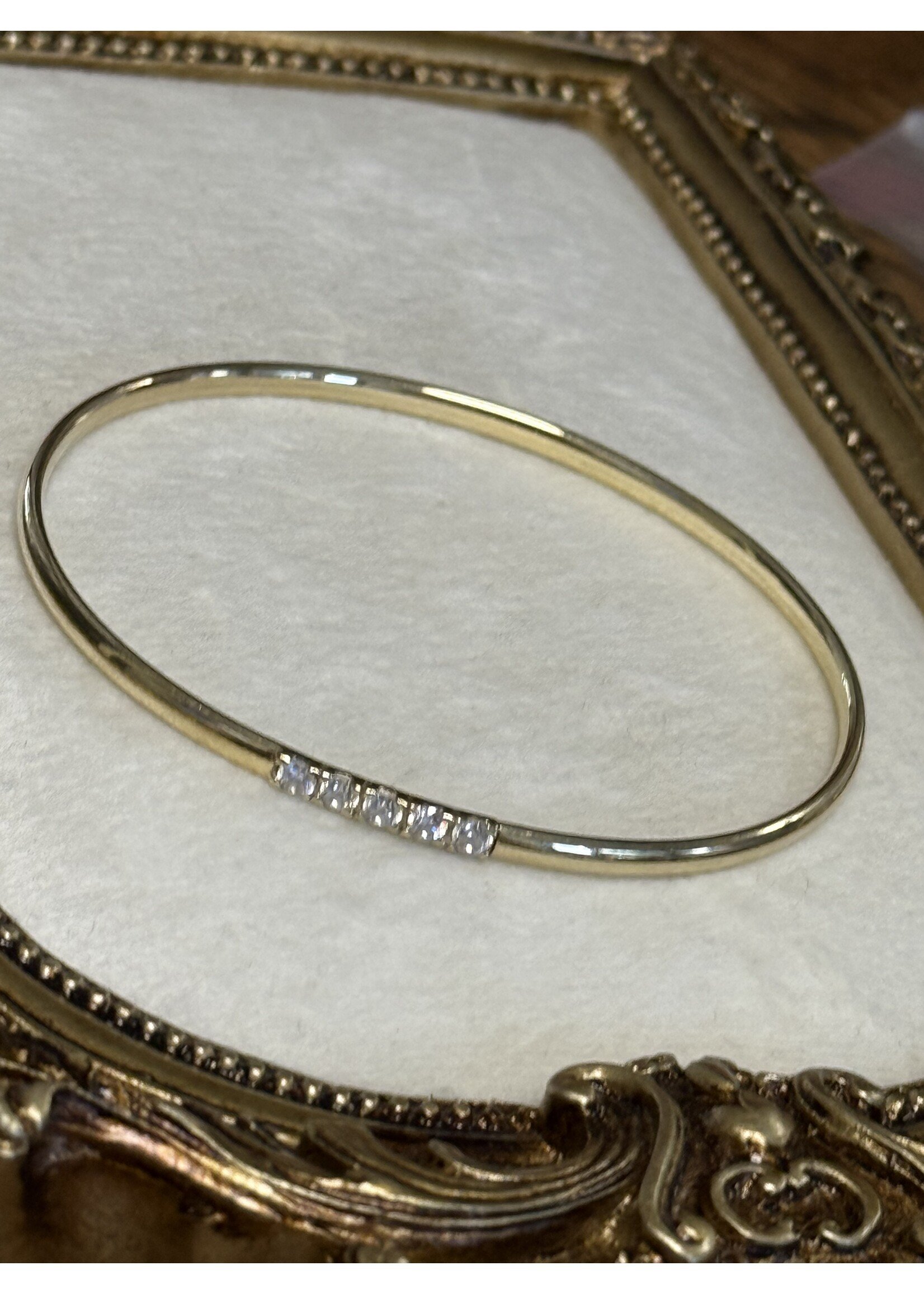 Vintage & Occasion Geelgouden 14k bangle met zirkonia briljant geslepen.