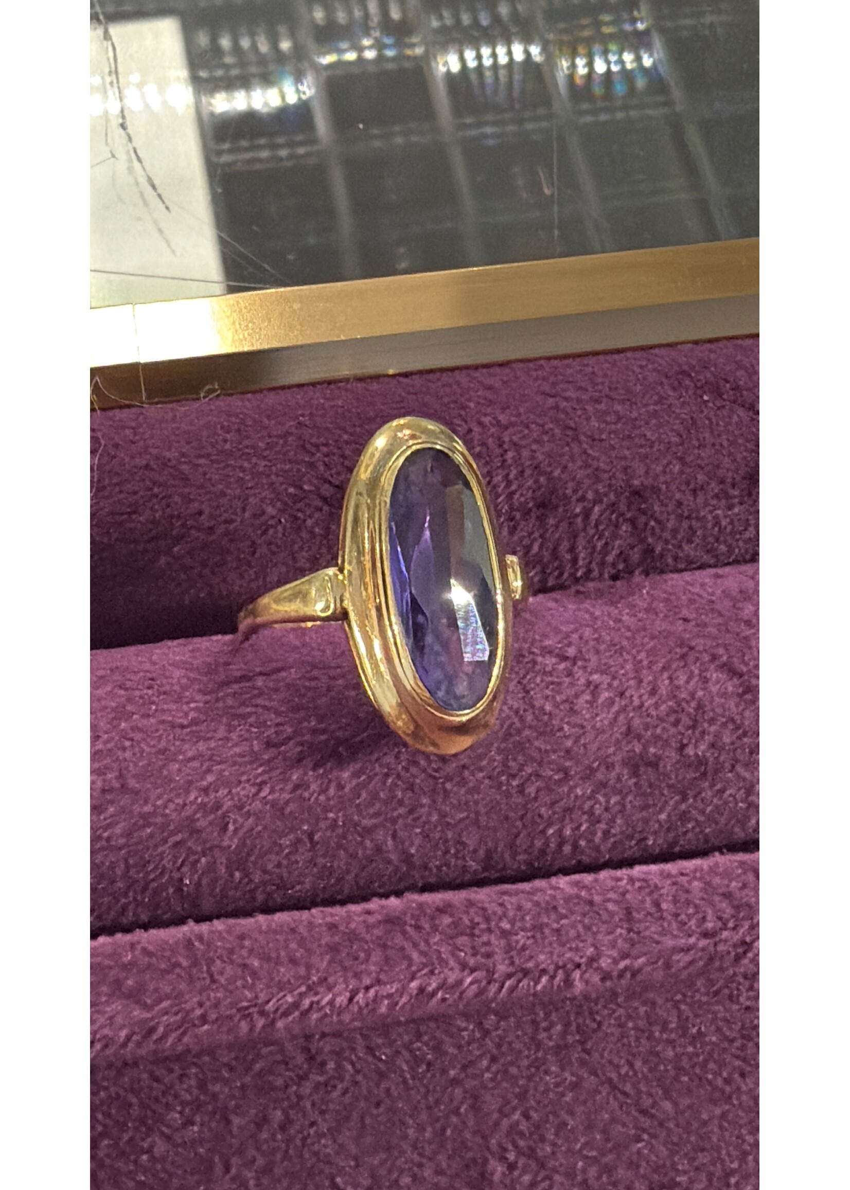 Vintage & Occasion geelgouden ring amethist