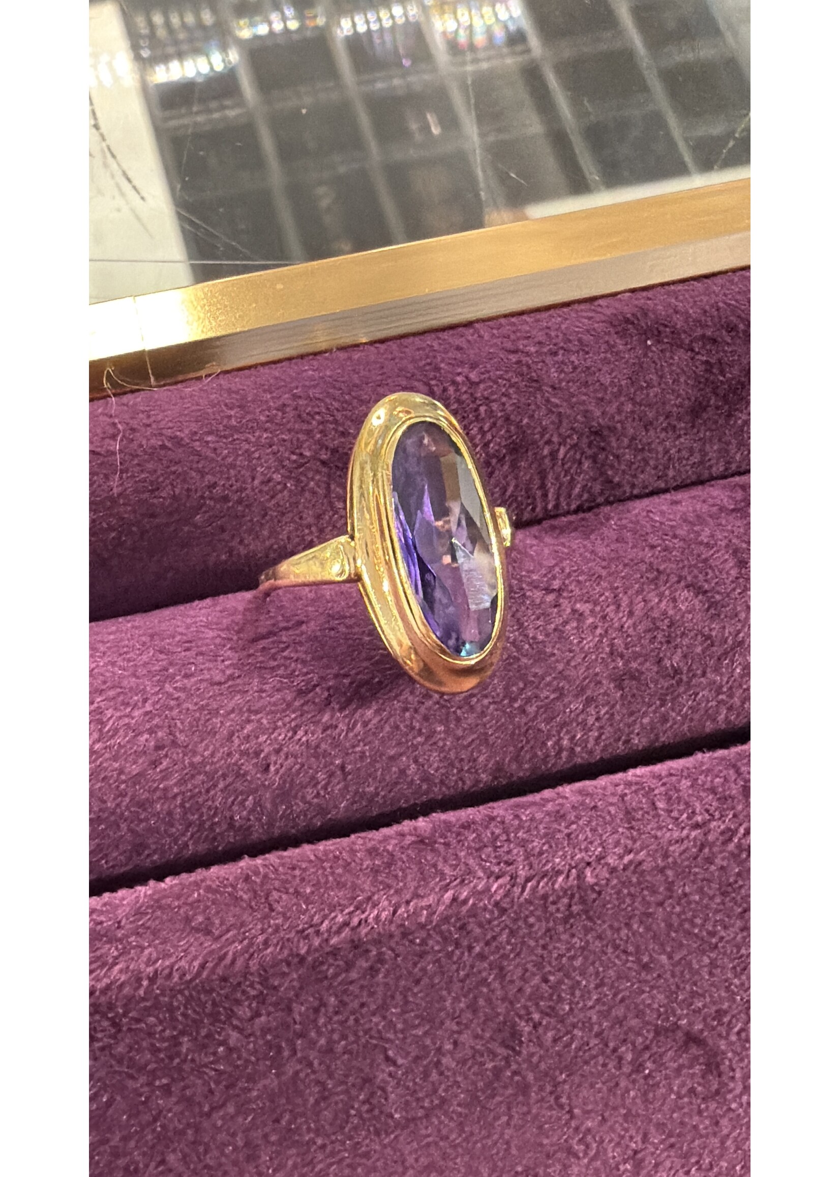 Vintage & Occasion geelgouden ring amethist