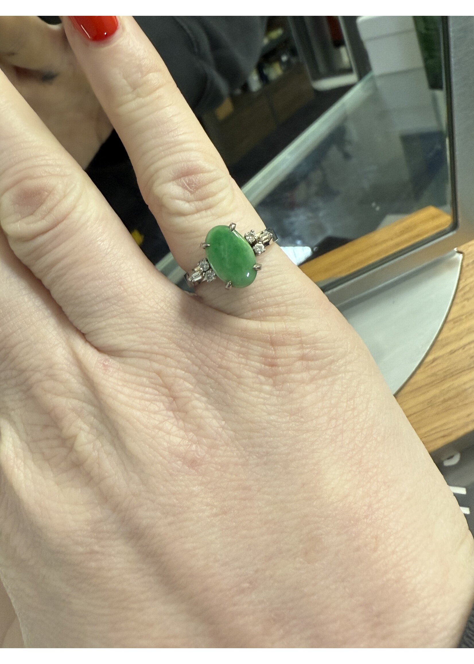 Vintage & Occasion Ring met groene steen en diamant