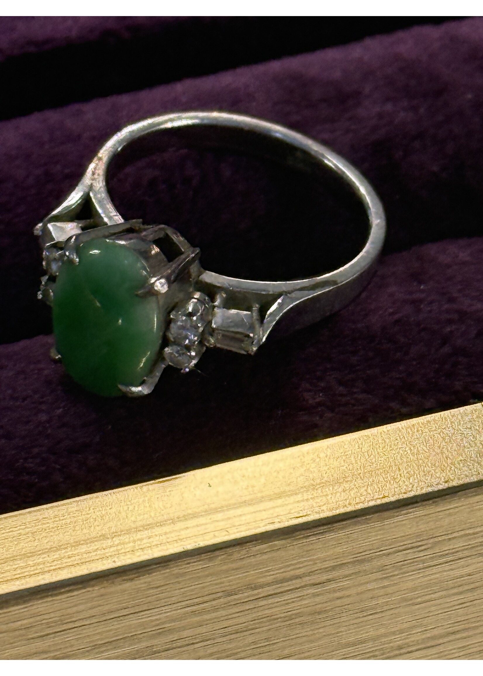 Vintage & Occasion Ring met groene steen en diamant