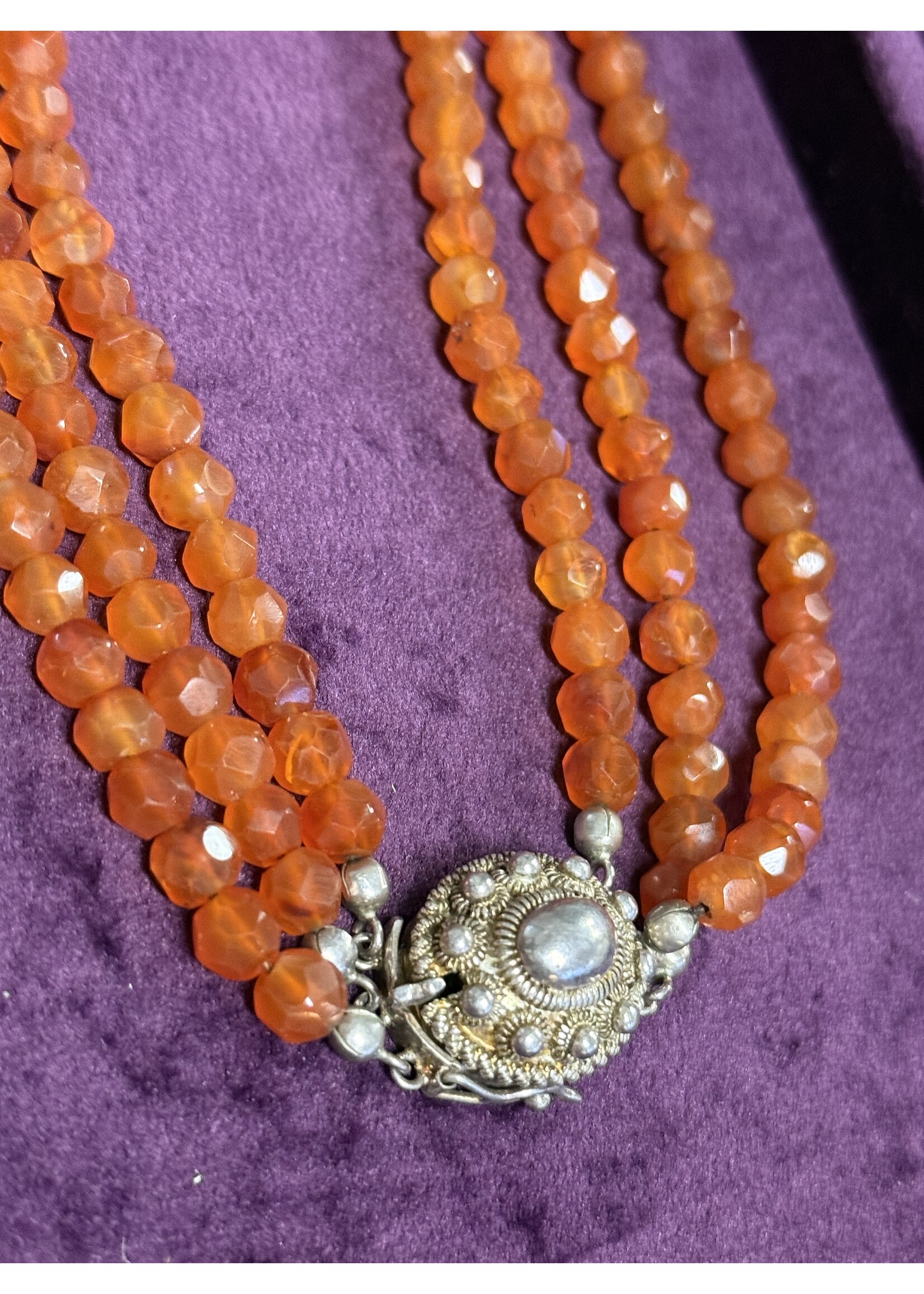 Vintage & Occasion Zilveren Zeeuws slot collier met carneol - lengte 40-45 cm