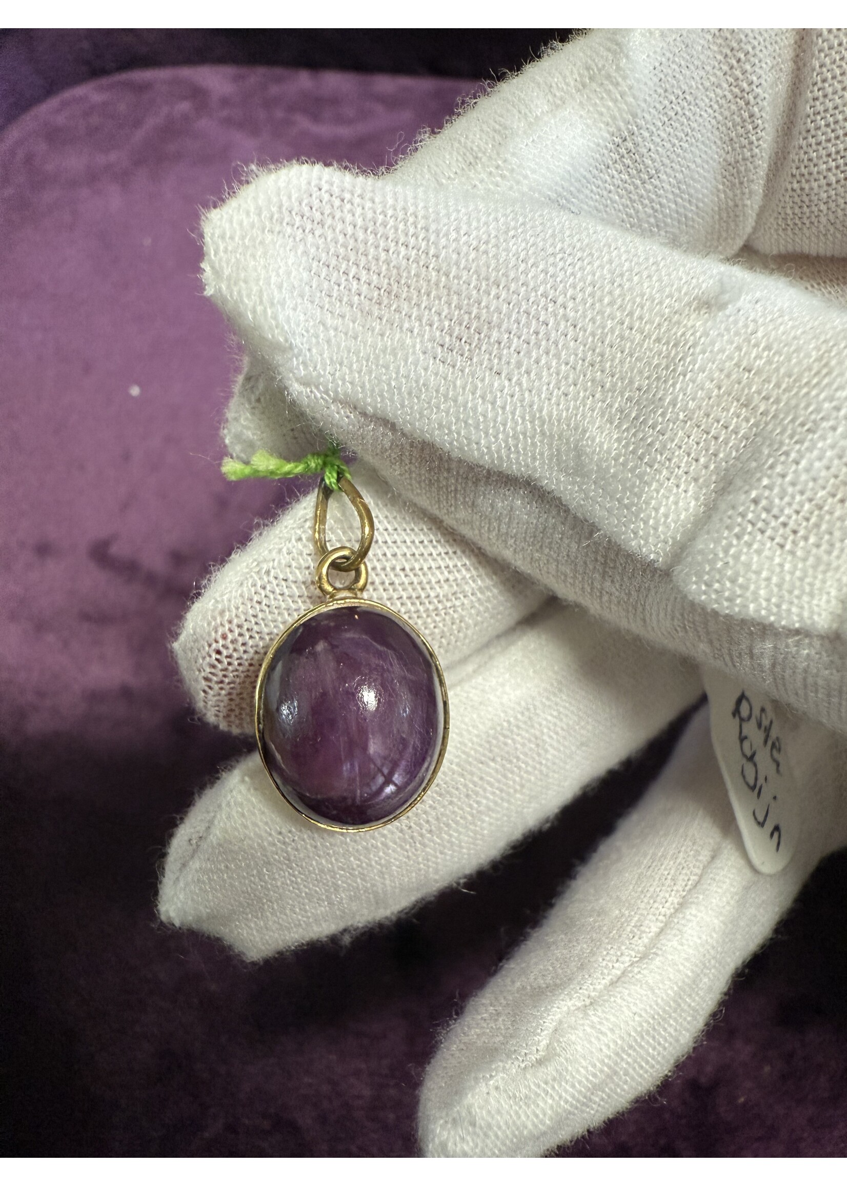 Vintage & Occasion Geelgouden ganger met ster robijn