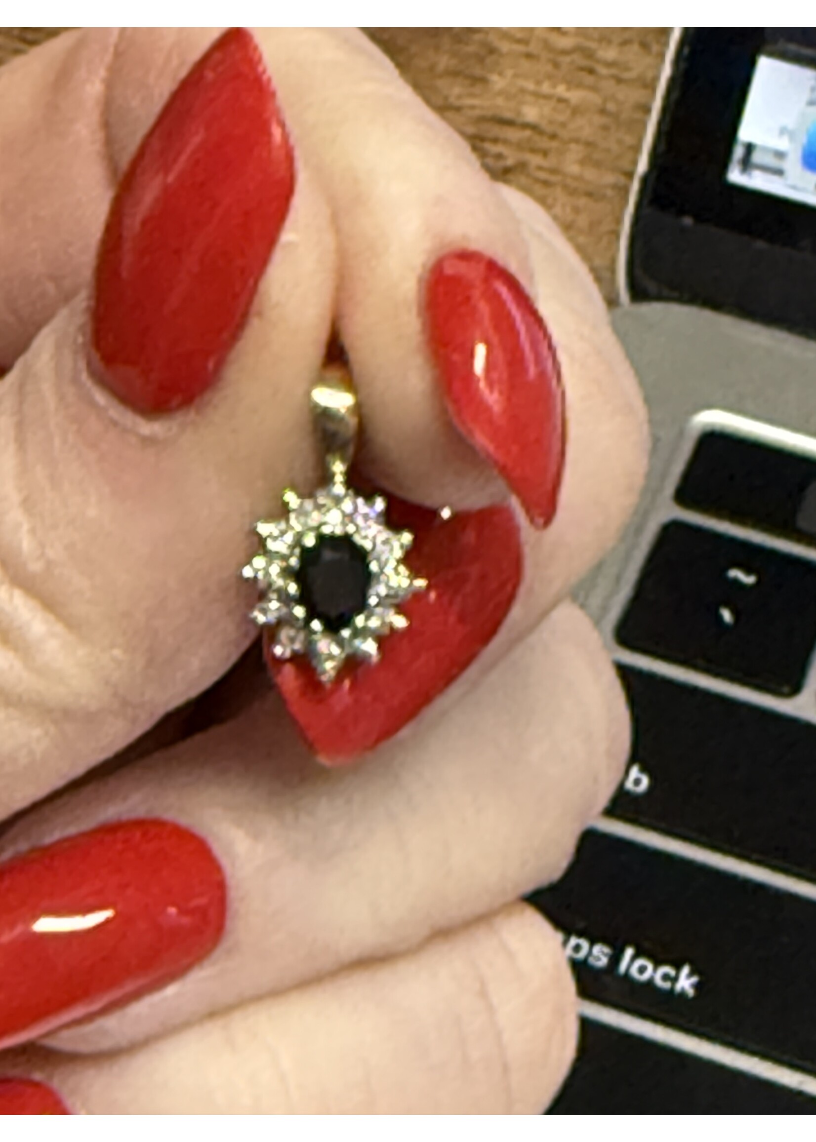 Vintage & Occasion Geelgouden hanger model lady di met diamant en saffier