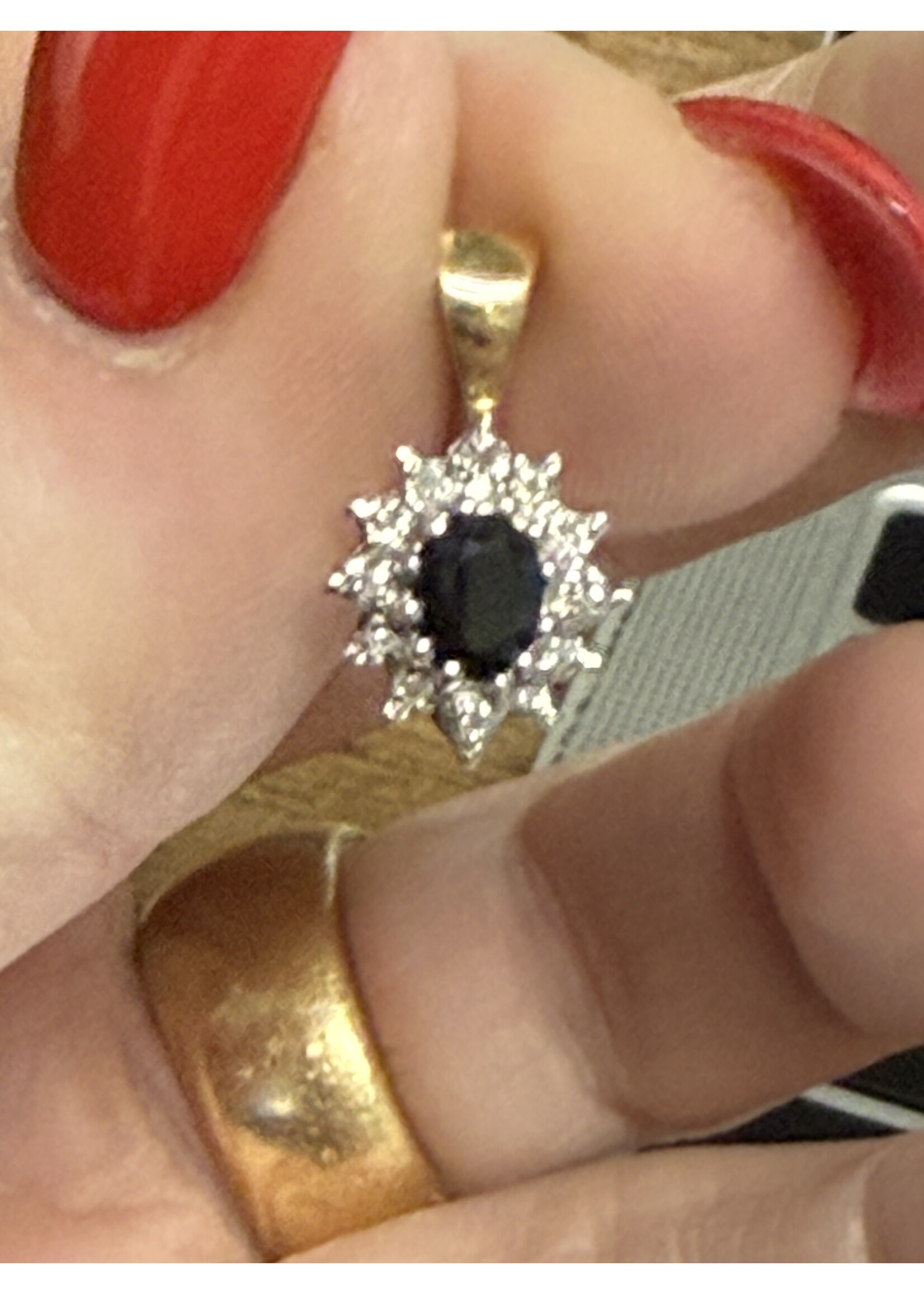 Vintage & Occasion Geelgouden hanger model lady di met diamant en saffier