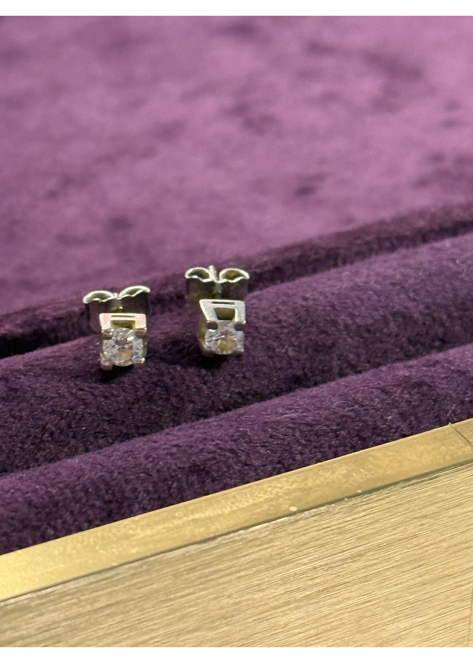 Vintage & Occasion Occasion witgouden solitair oorknoppen met diamant 0.50ct