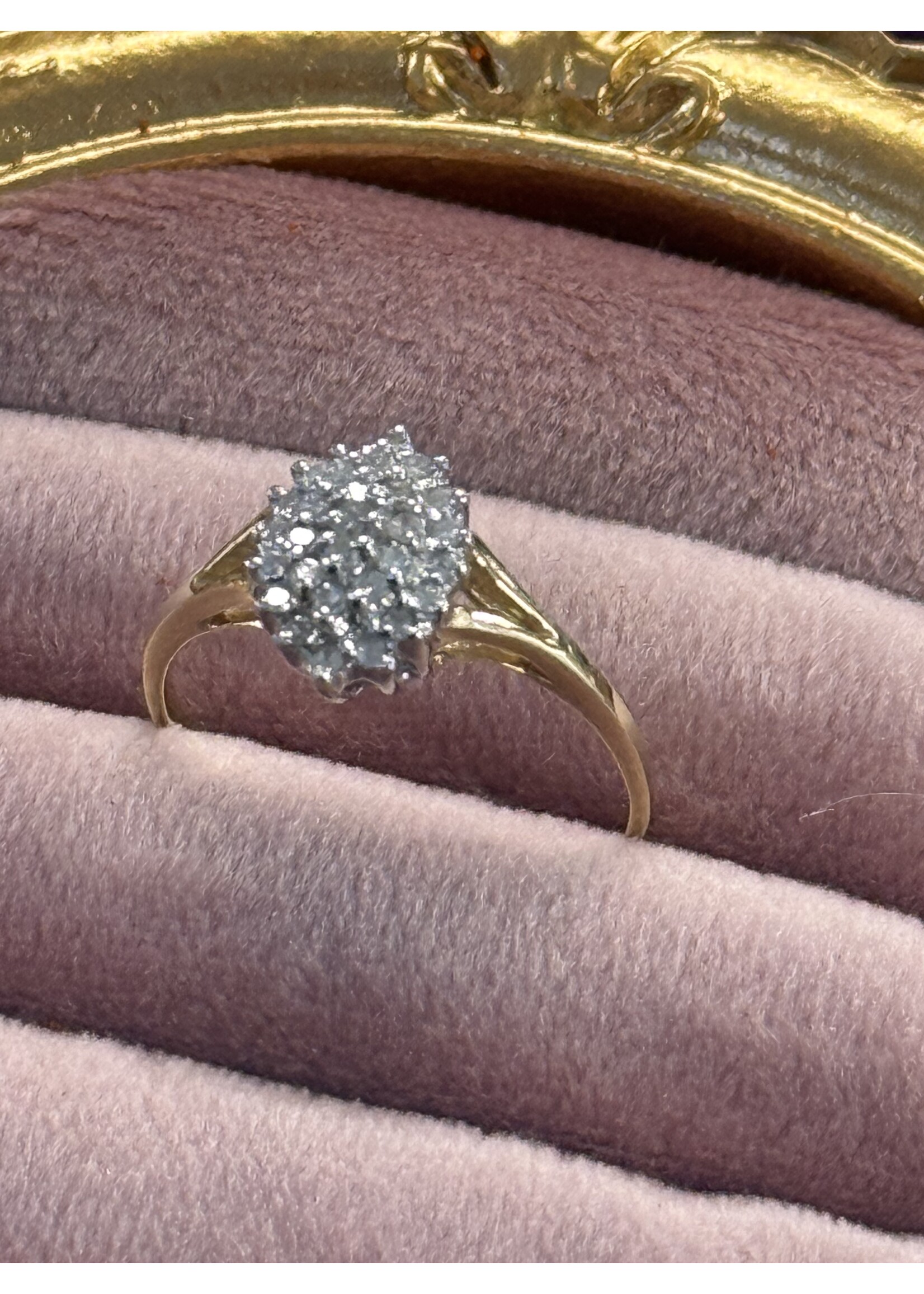 Vintage & Occasion Geelgouden ring 14k met briljant geslepen in ovale rozet - maat 18.25
