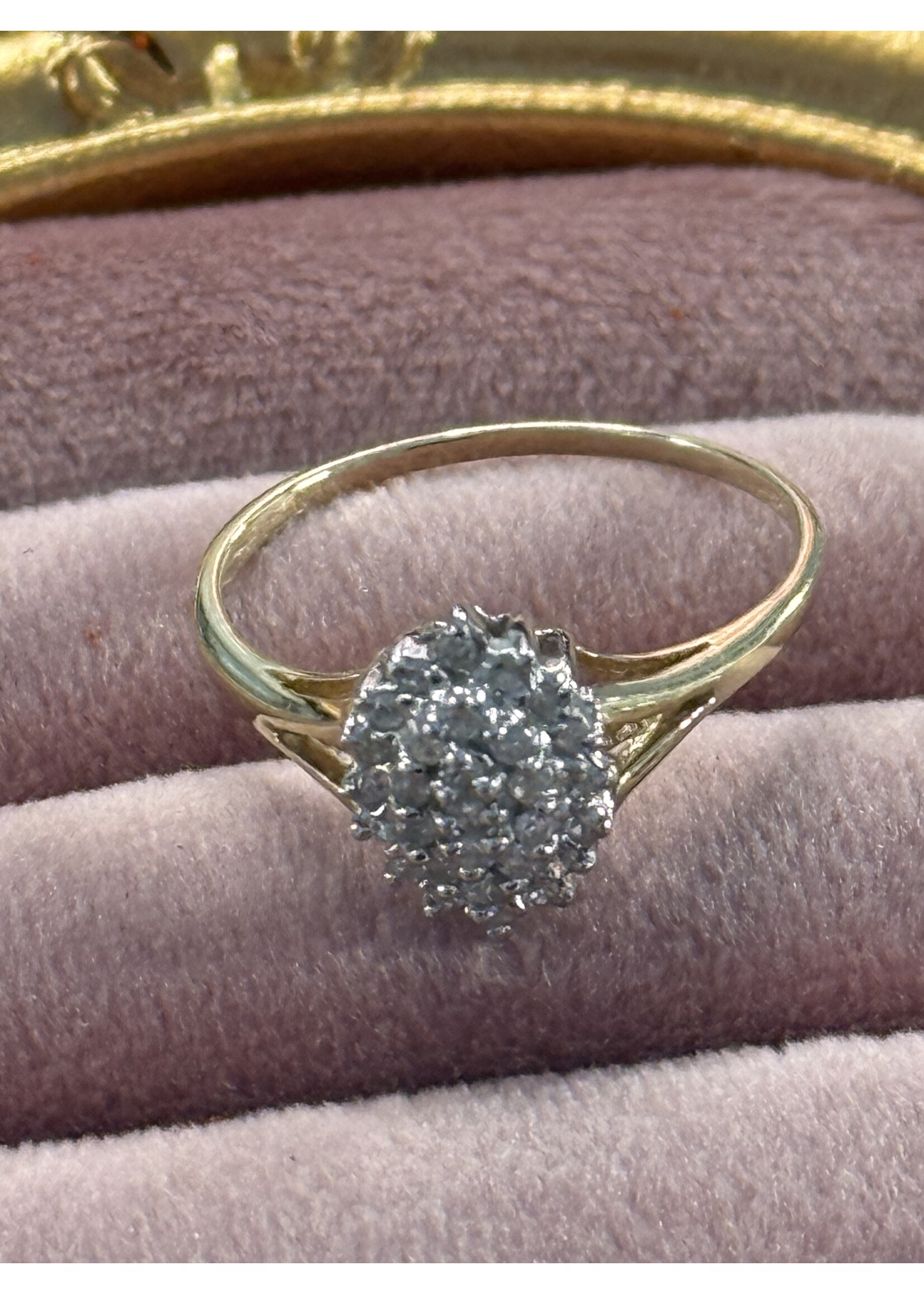 Vintage & Occasion Geelgouden ring 14k met briljant geslepen in ovale rozet - maat 18.25
