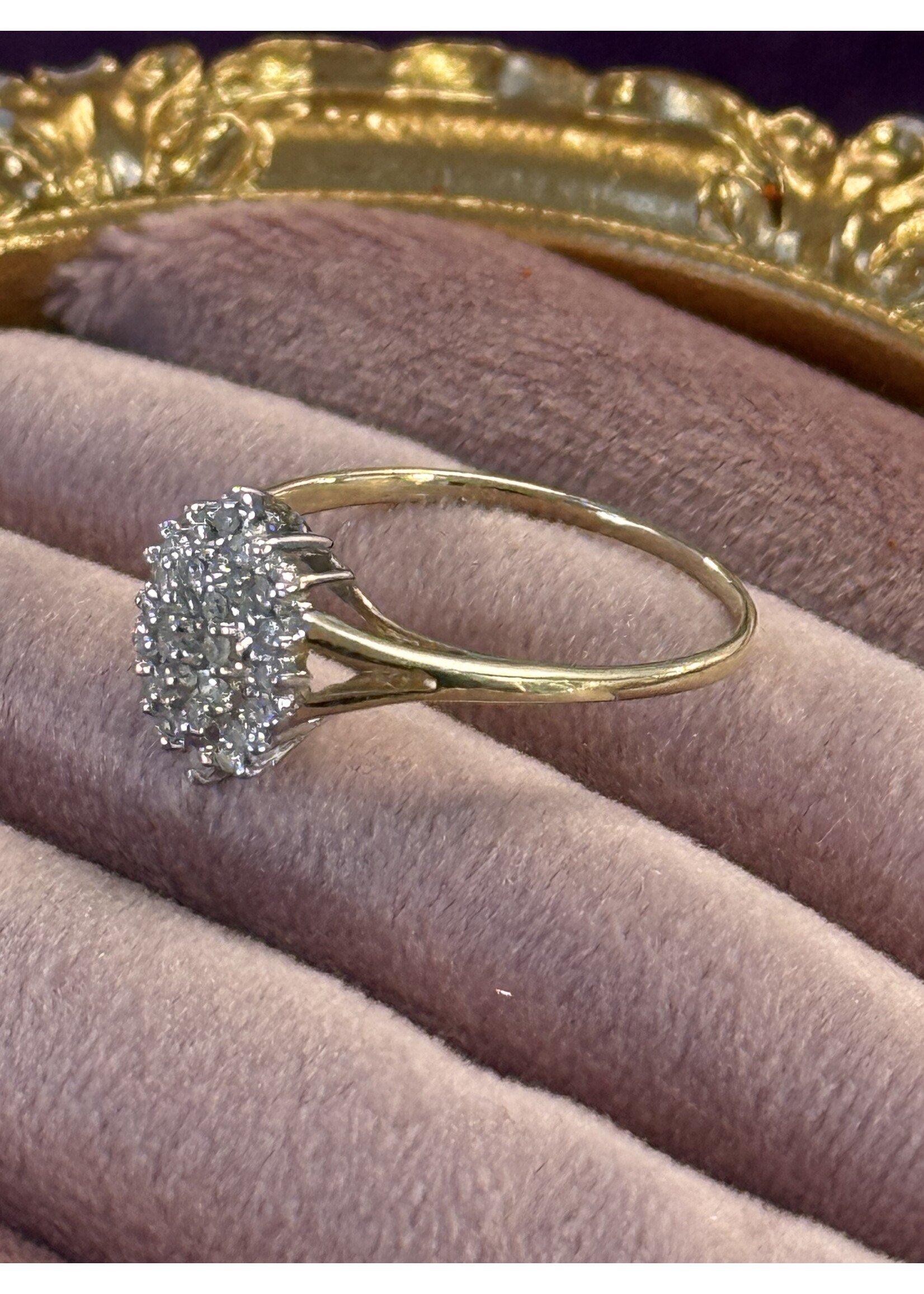 Vintage & Occasion Geelgouden ring 14k met briljant geslepen in ovale rozet - maat 18.25