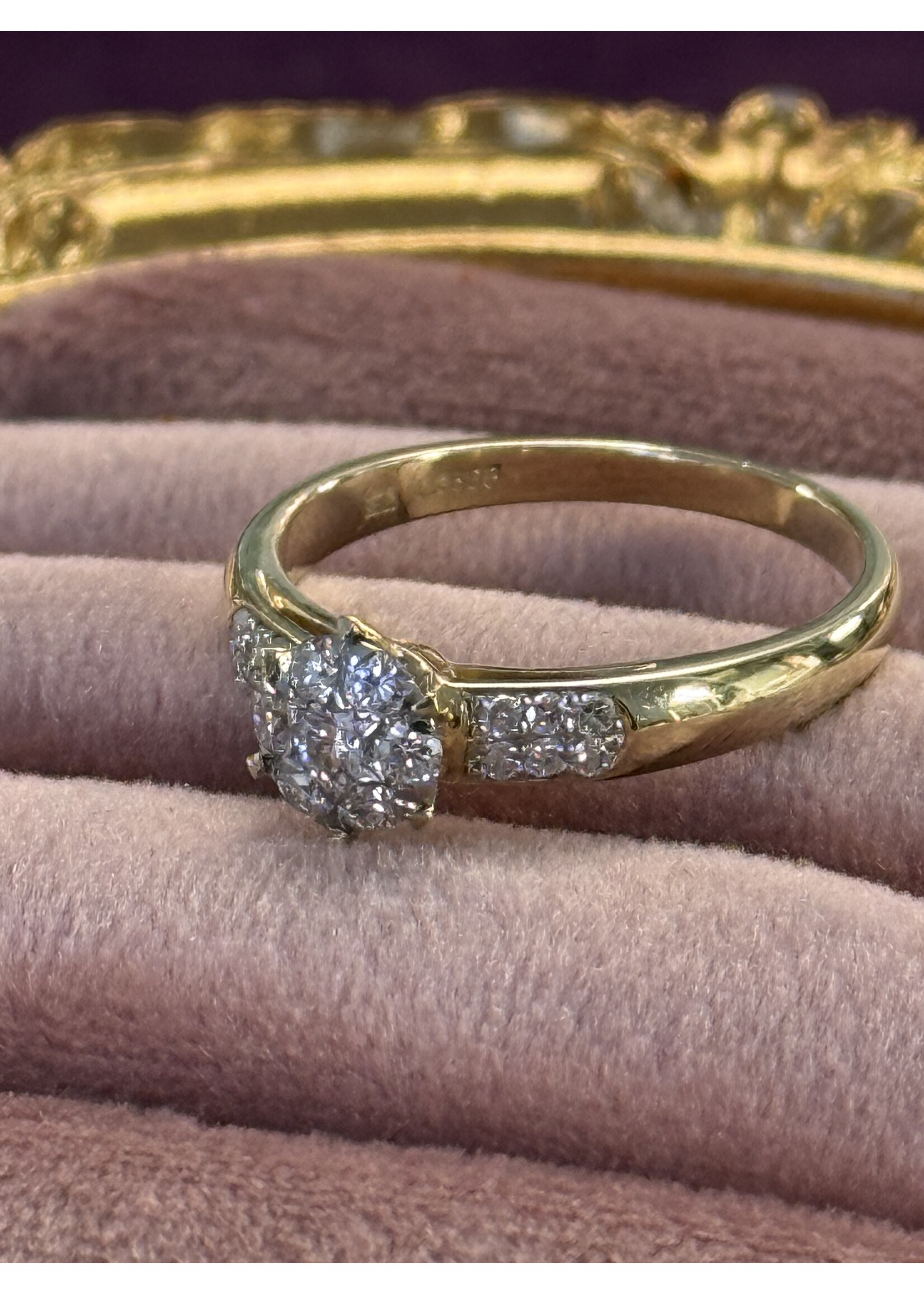 Vintage & Occasion Geelgouden ring met briljant in illusie setting - maat 18.5