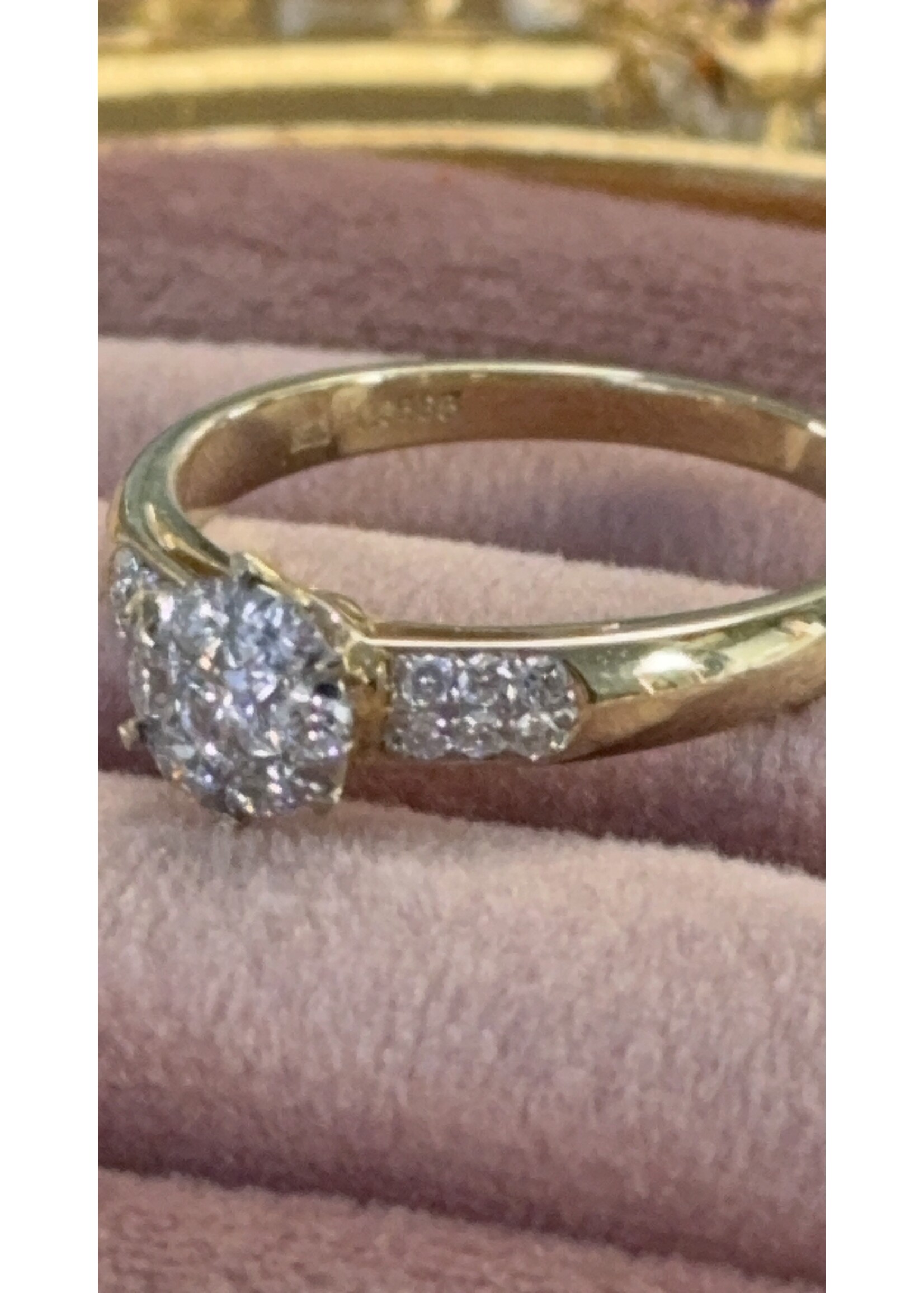 Vintage & Occasion Geelgouden ring met briljant in illusie setting - maat 18.5