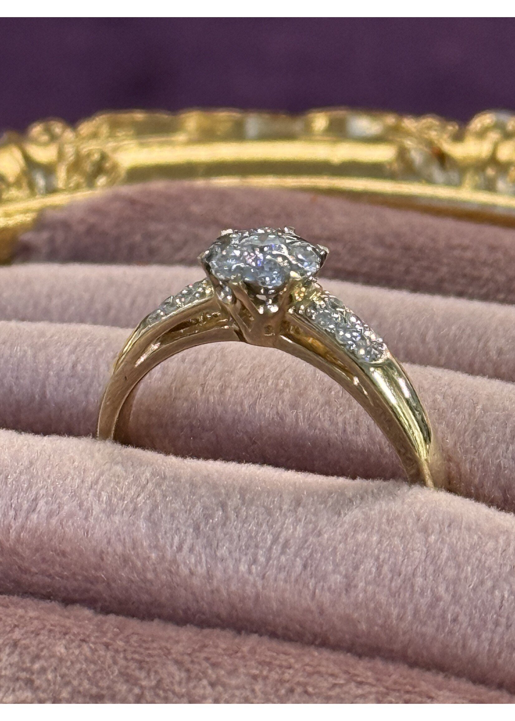 Vintage & Occasion Geelgouden ring met briljant in illusie setting - maat 18.5