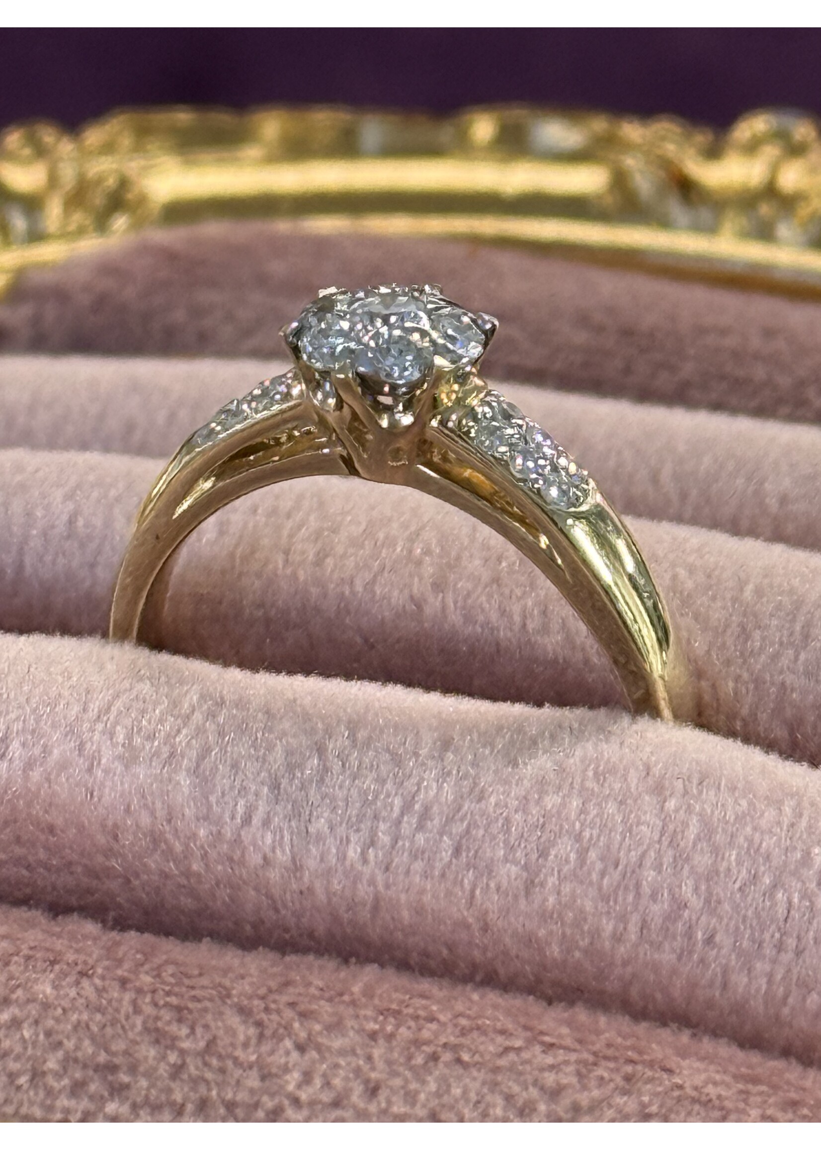 Vintage & Occasion Geelgouden ring met briljant in illusie setting - maat 18.5