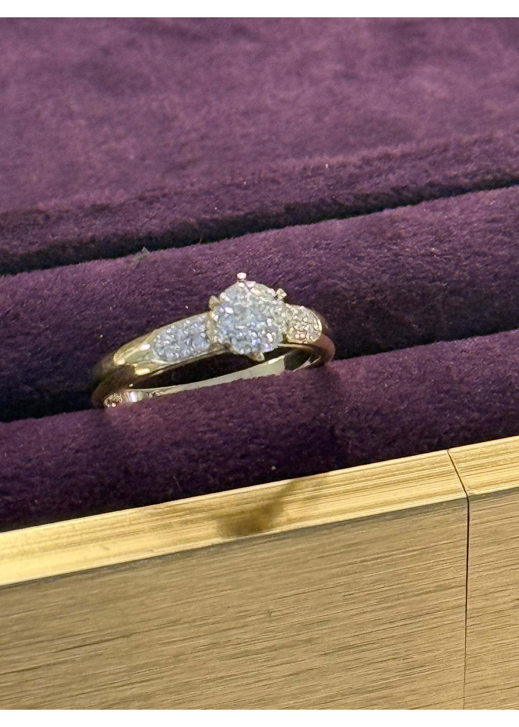 Vintage & Occasion Geelgouden ring met briljant in illusie setting - maat 18.5