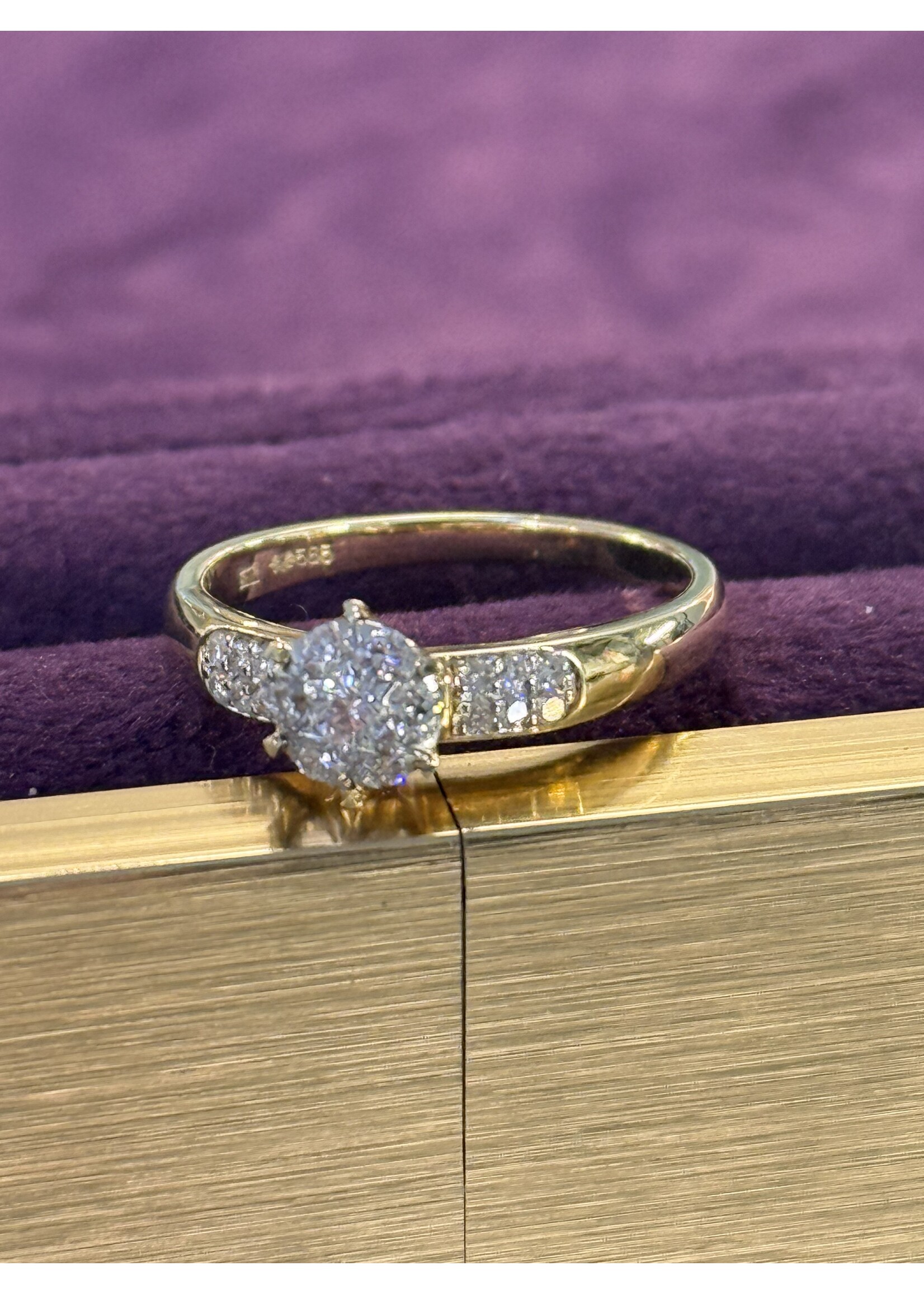 Vintage & Occasion Geelgouden ring met briljant in illusie setting - maat 18.5