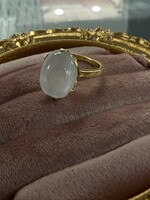 Vintage & Occasion Geelgouden  14 k ring met maansteen - maat 17,5