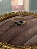 Vintage & Occasion Occasion gouden ring met briljantjes en saffier