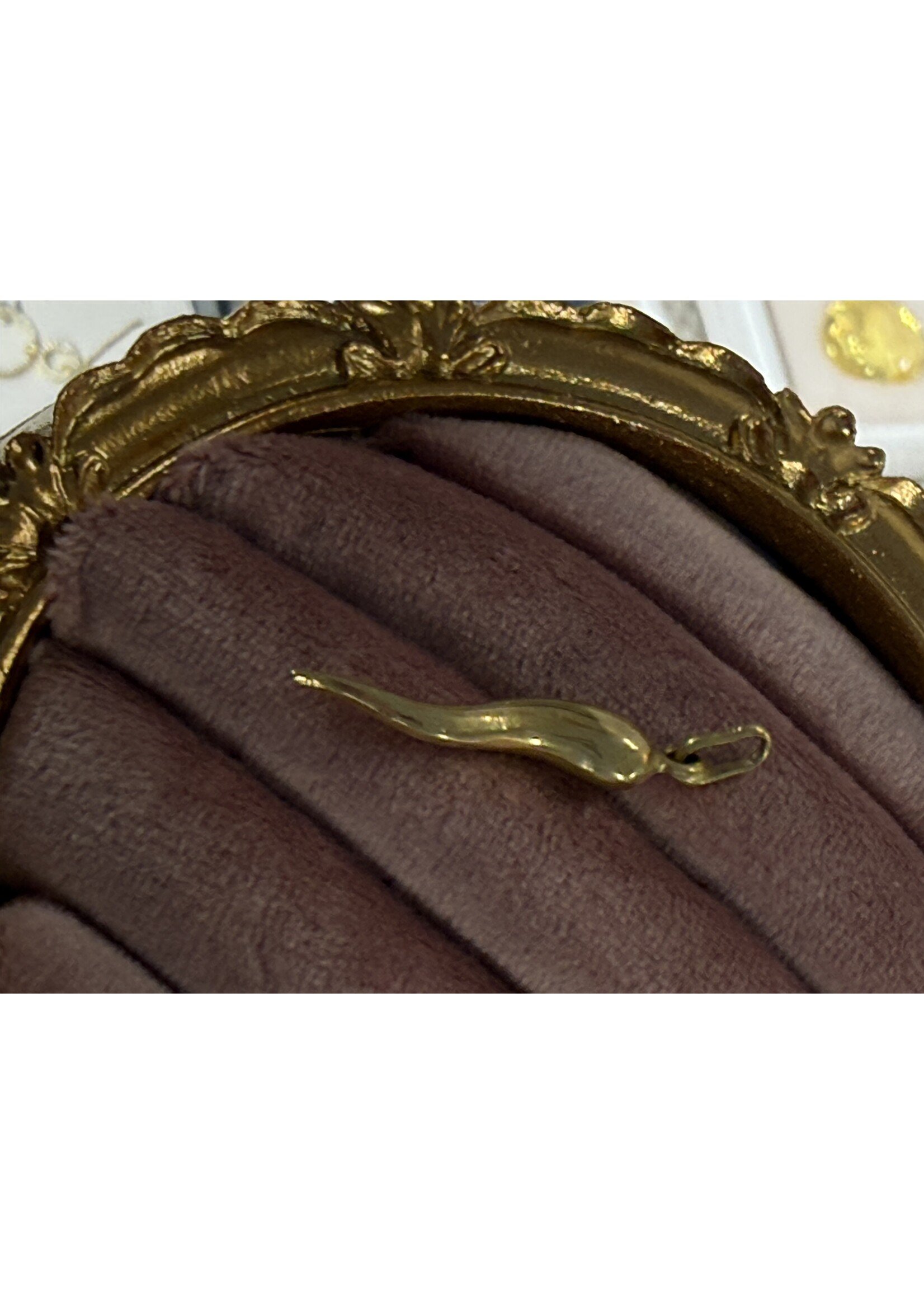Vintage & Occasion Geelgouden hanger  gelukswortel 18k goud