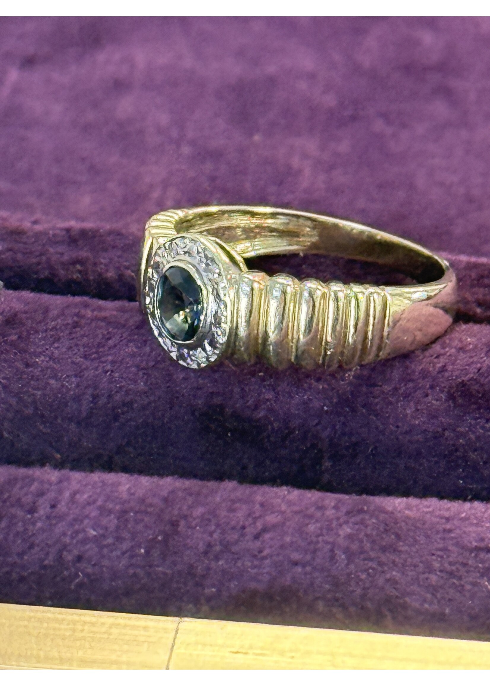 Vintage & Occasion Geelgouden 14k ring met briljant en saffier - maat 18.5
