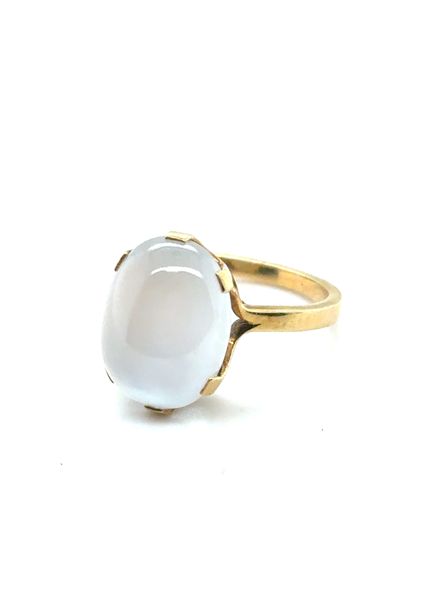 Vintage & Occasion Geelgouden  14 k ring met maansteen - maat 17,5