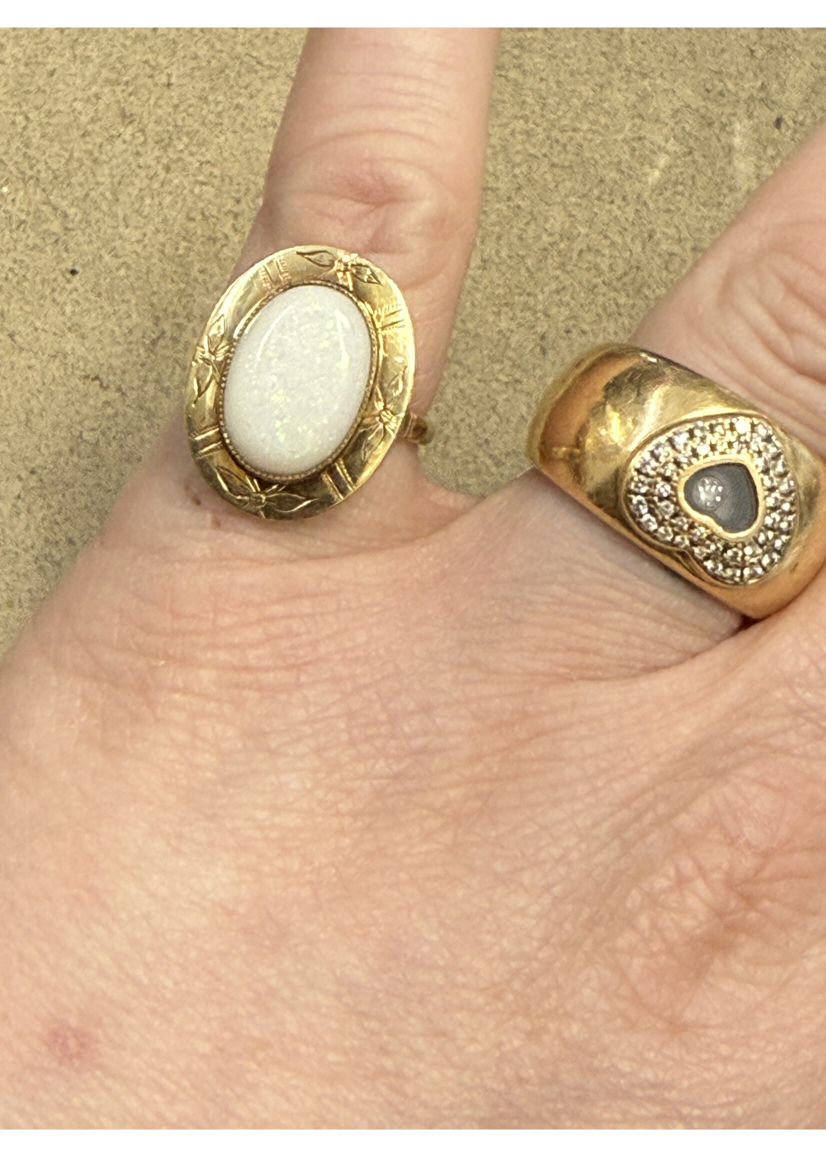 Vintage & Occasion 14krt gouden ring bezet met opaal - maat 17.5