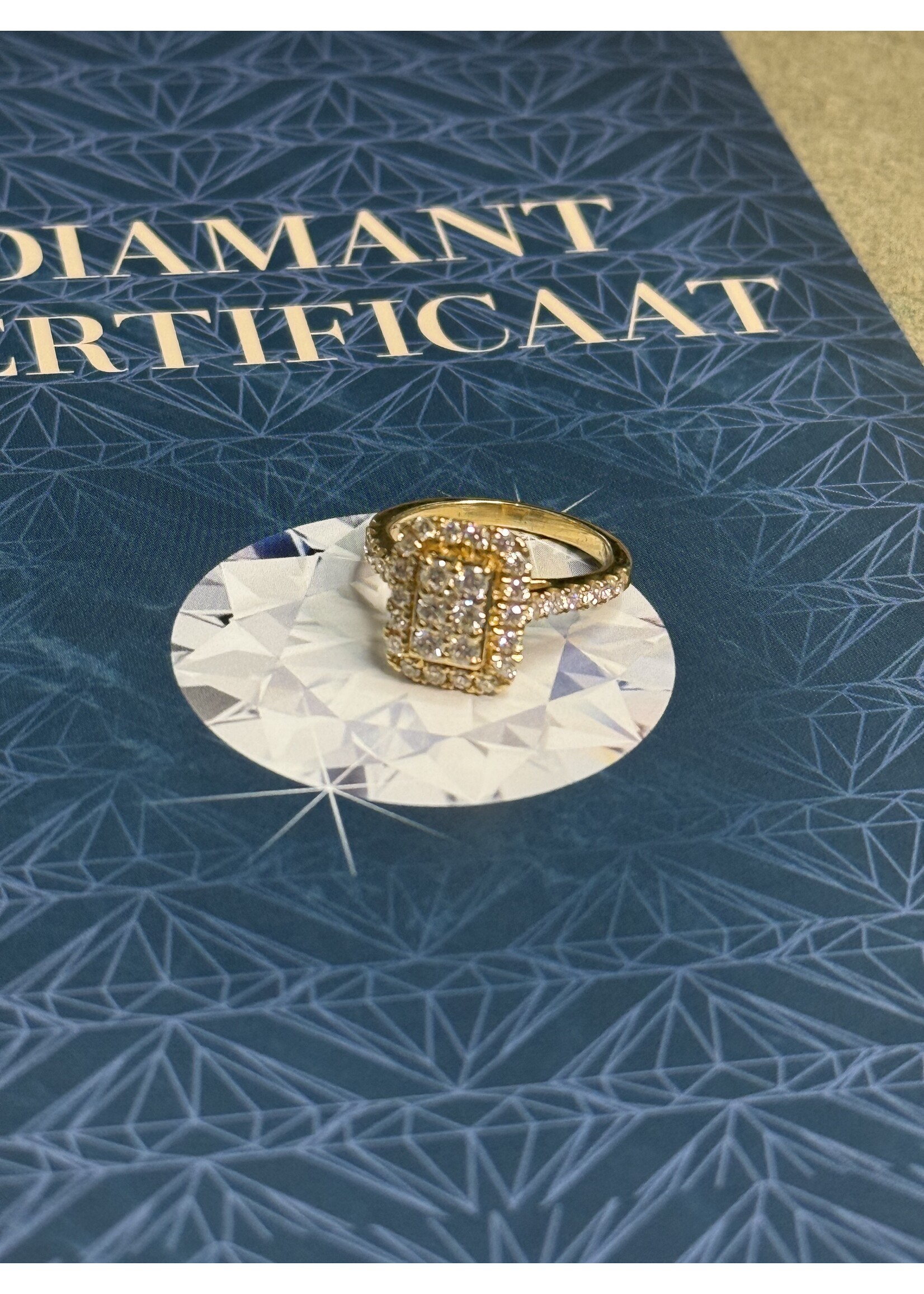 Vintage & Occasion Geelgouden 18k diamanten ring  0.86 totaal  - maat 15.5