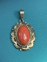 Vintage & Occasion Geelgouden hanger met bloedkoraal 14k