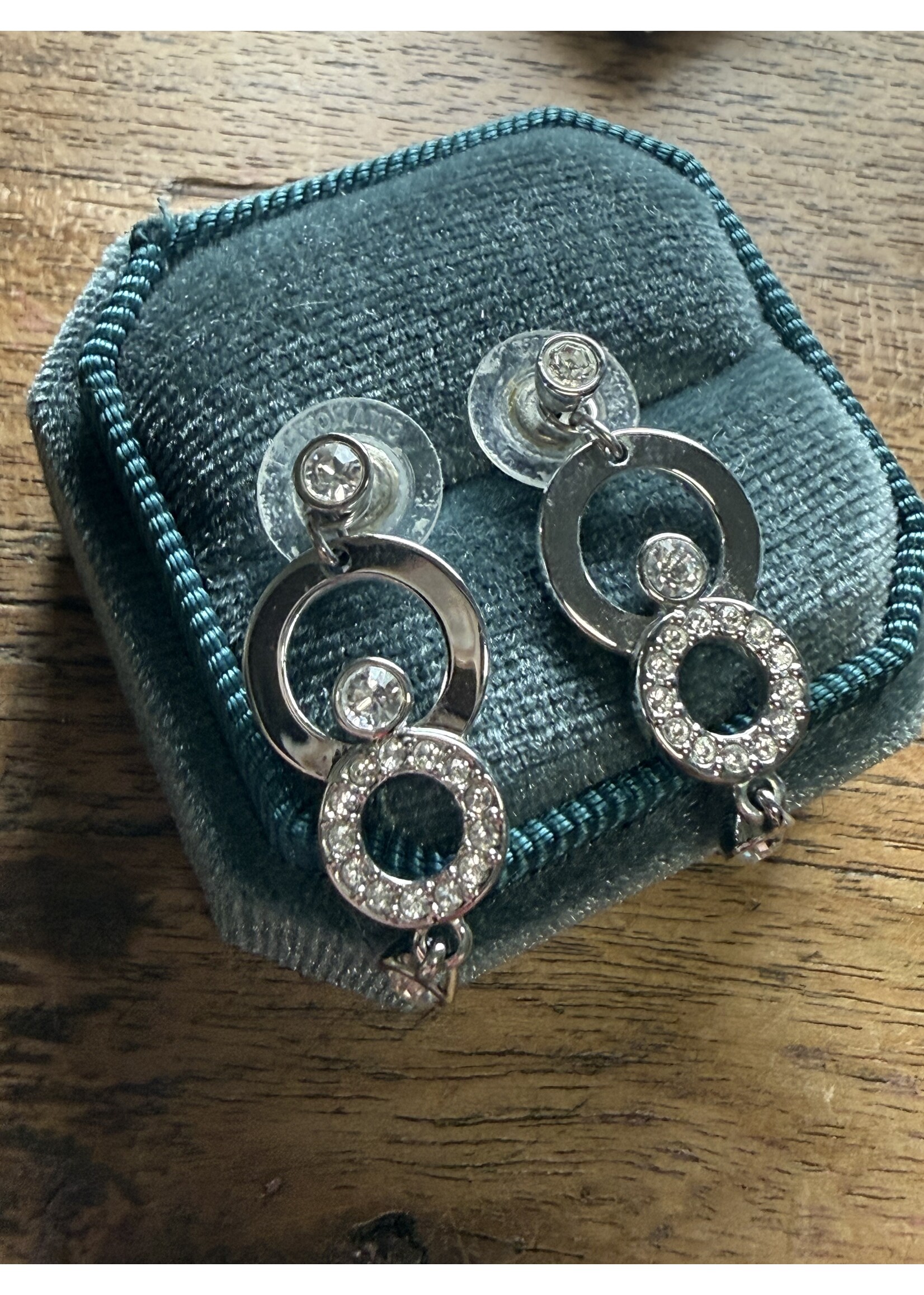 Vintage & Occasion Swarovski oorhangers met swarovski stenen