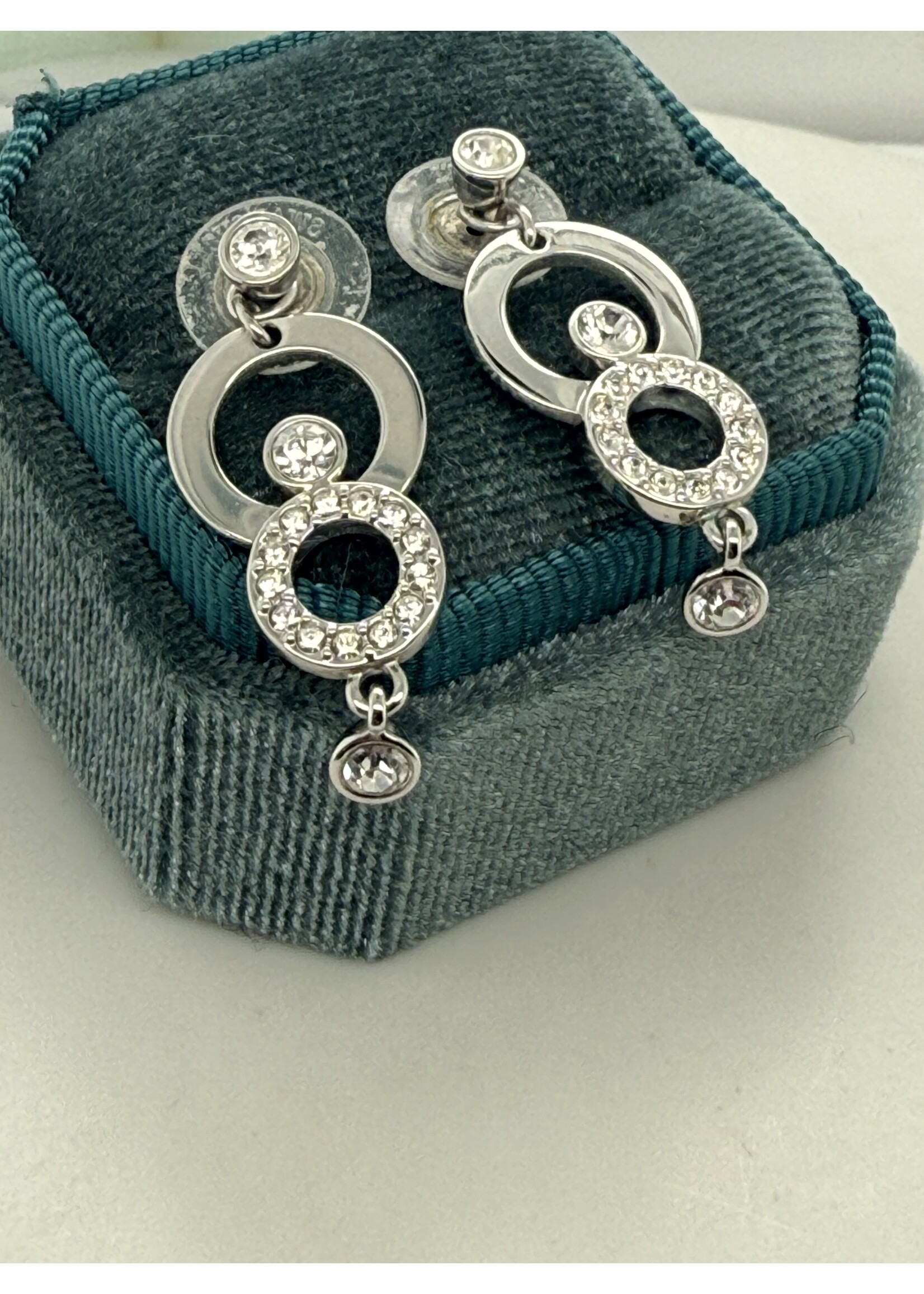 Vintage & Occasion Swarovski oorhangers met swarovski stenen