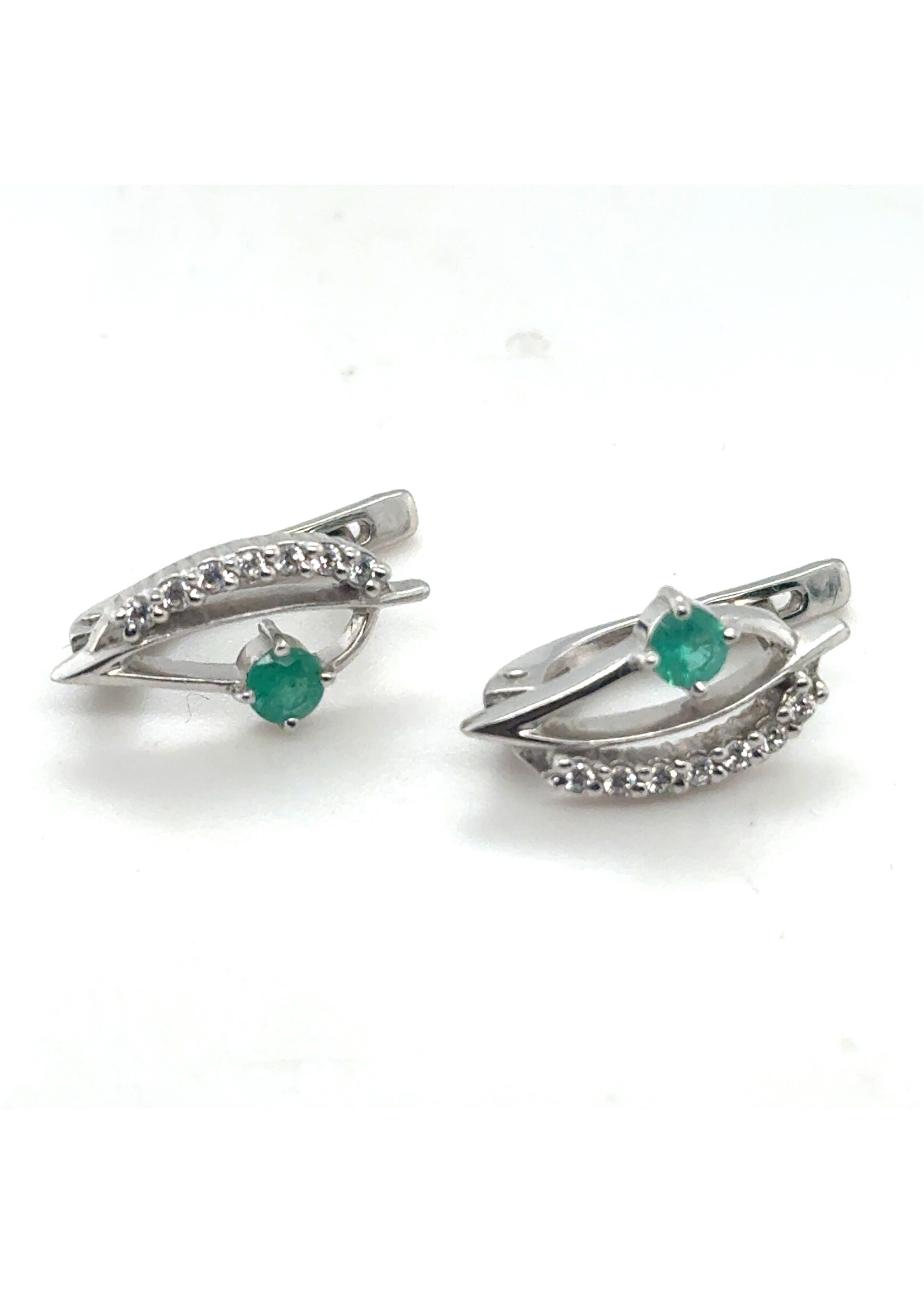 Vintage & Occasion Zilveren oorbellen met zirkonia en smaragd