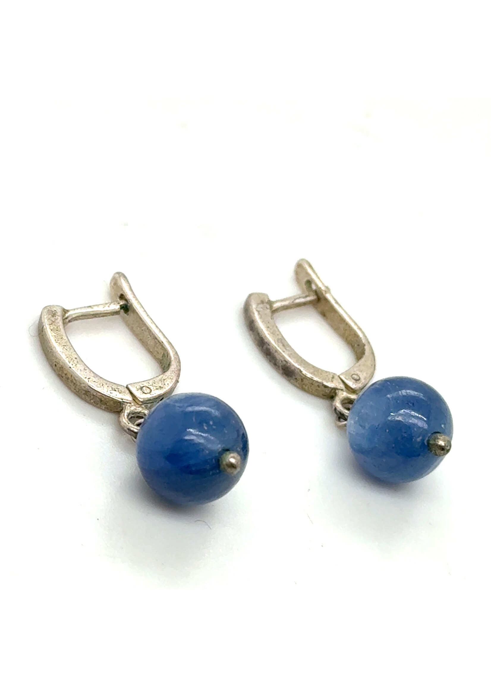 Vintage & Occasion Zilveren oorhangers met blauw edelsteen bollentjes