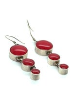 Vintage & Occasion Zilveren oorhangers met rode edelstenen