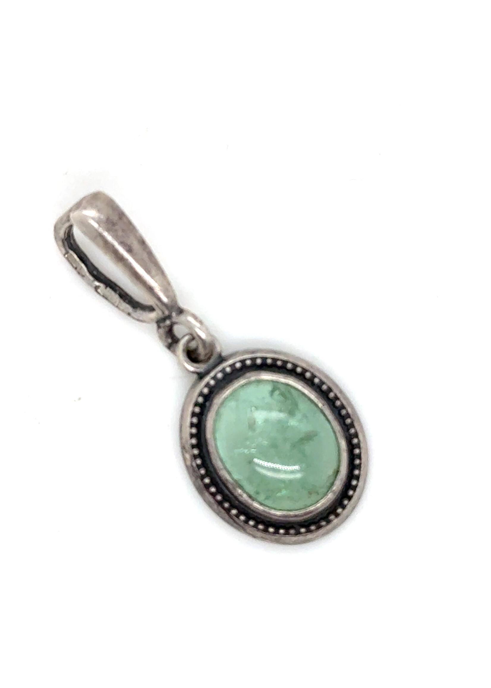 Vintage & Occasion Zilveren vintage hanger met groene edelsteen