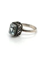 Vintage & Occasion Zilveren vintage  ring met hoge setting met aquamarijn - maat 17.5