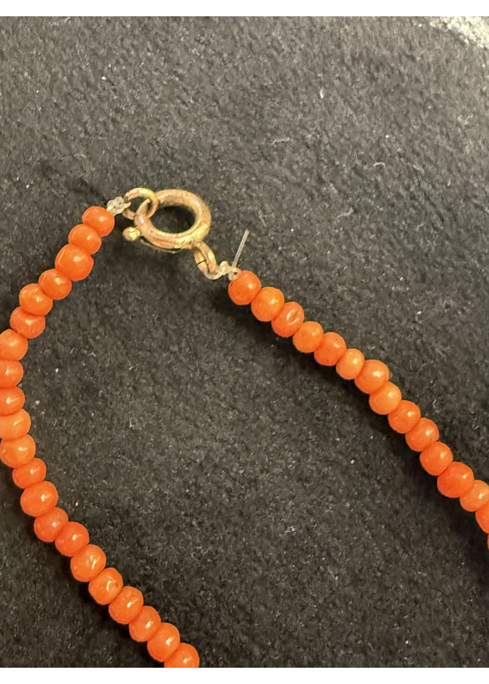 Vintage & Occasion Occasion kort collier met koraal