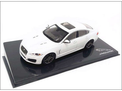 Ixo Models  Jaguar XFR Polarisweiß - Modellauto 1:43