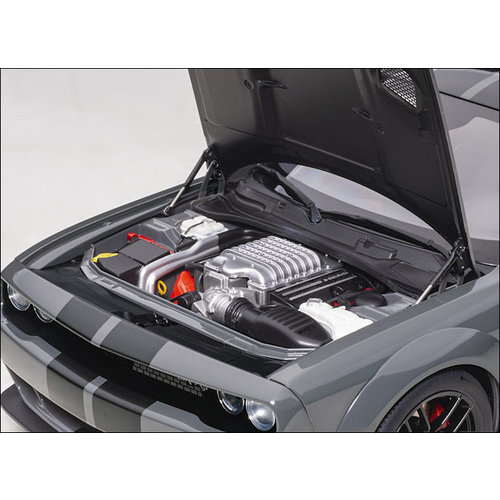 AUTOart  Modellauto Dodge Challenger SRT 1:18 Hellcat Widebody grau 2018 | AUTOart