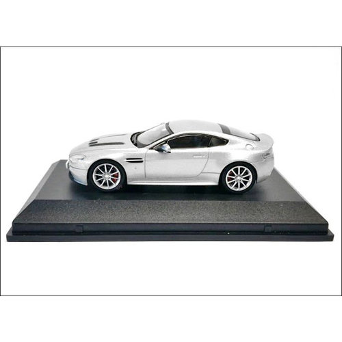 Oxford Diecast  Modelauto Aston Martin V12 Vantage S 1:43 zilver | Oxford Diecast