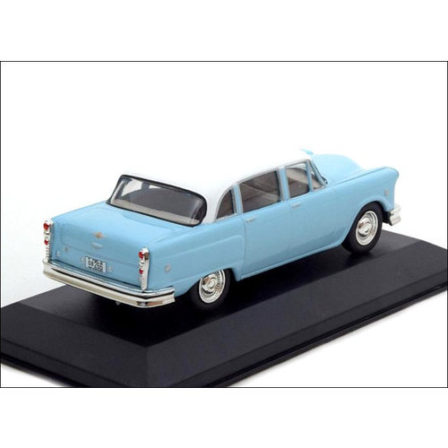 WhiteBox  Modelauto Checker Marathon 327 1:43 lichtblauw/wit 1964 | WhiteBox