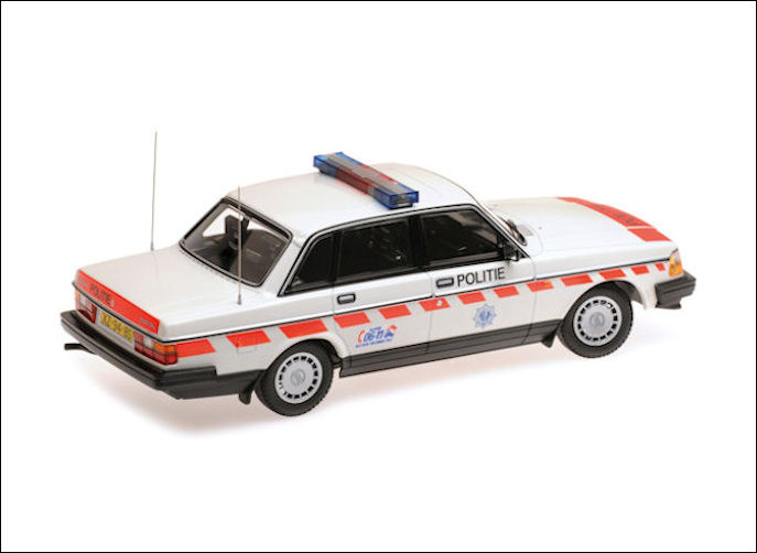 vangst pauze walgelijk Modelauto Volvo 240 GL 1:18 Politie Nederland 1986 | Minichamps - DAARZO  Modelcars