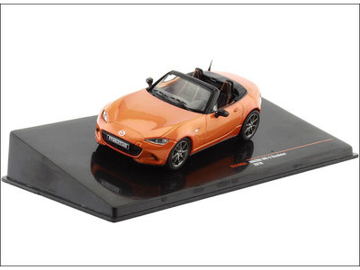 Ixo Models  Mazda MX-5 Roadster 2019 orange metallic - Model car 1:43