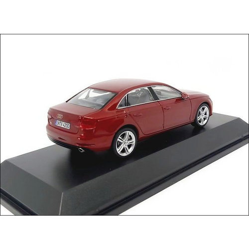 Spark  Model car Audi A4 1:43 Matador red 2015 | Spark