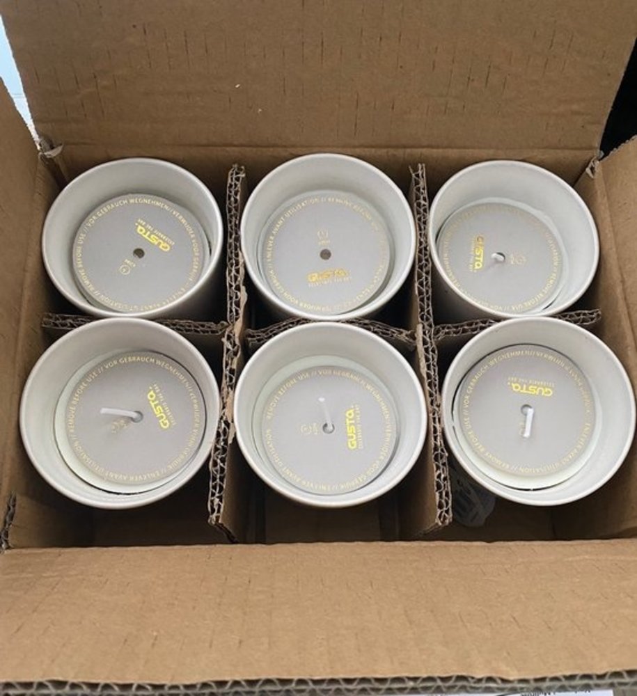 Gusta Becher mit Kerze