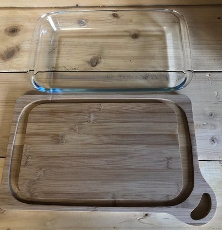 Mullrose Oven dish with bamboo cutting board Mullrose Oven dish with bamboo cutting board