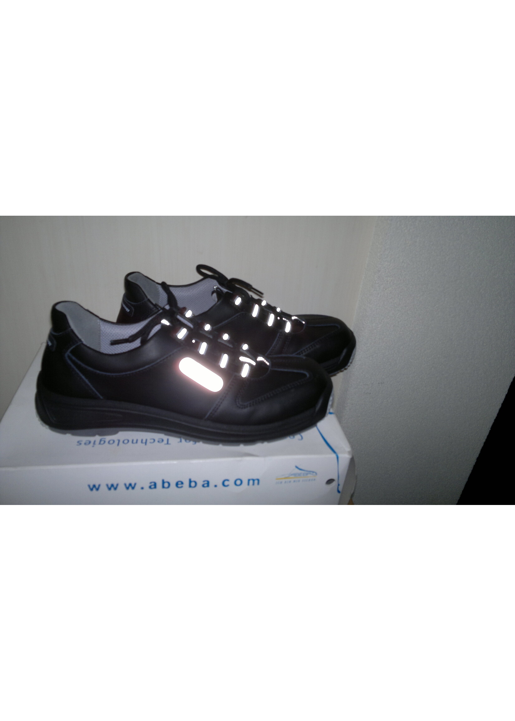 Veiligheidschoen Abeba Non ferro S3 Laag model maat 42.