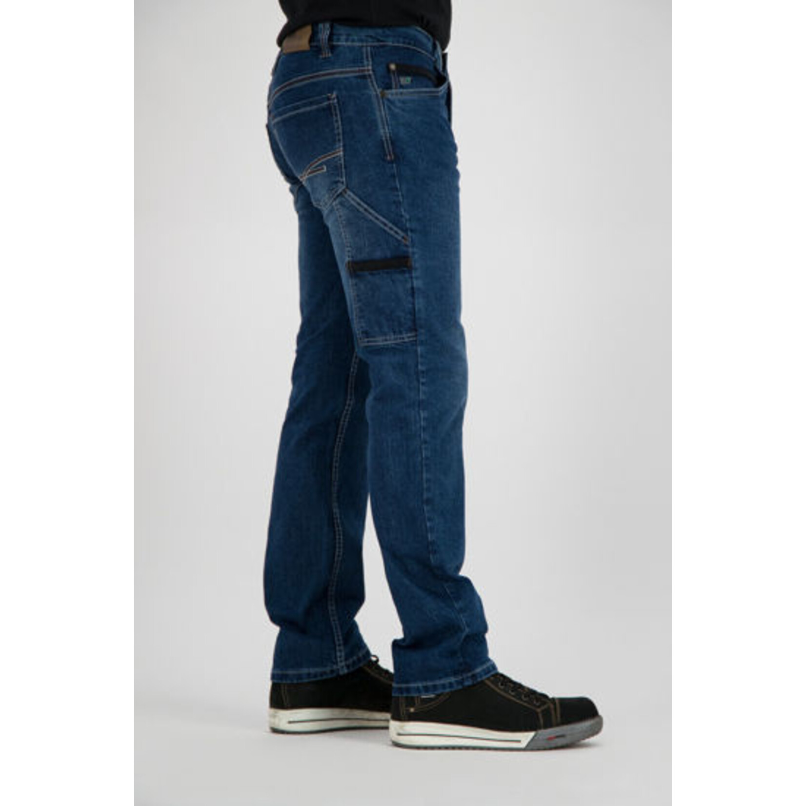 247 247 Rhino, medium blue stretch denim W29-L32 t/m W42-L34.