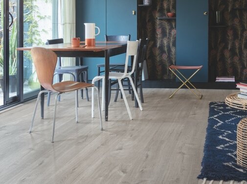 Quick Step vloeren - Gegarandeerd laagste prijs! QuickStep Alpha Pulse Click Katoen eik cosy grijs PUCP40202