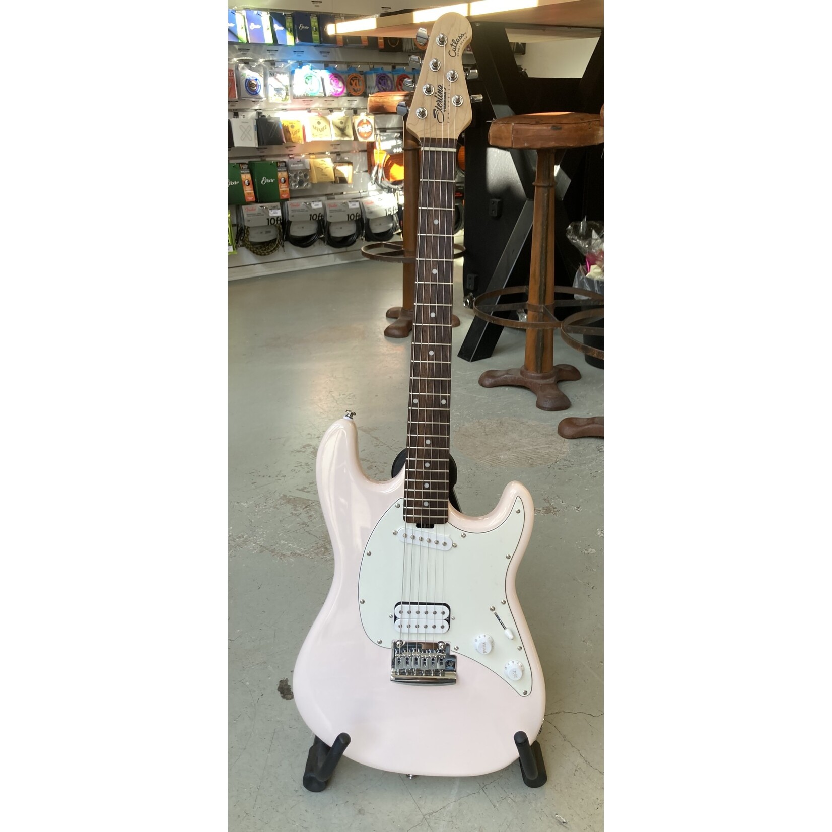 Sterling by Music Man Sterling by Music Man Cutlass Short Scale Shell Pink